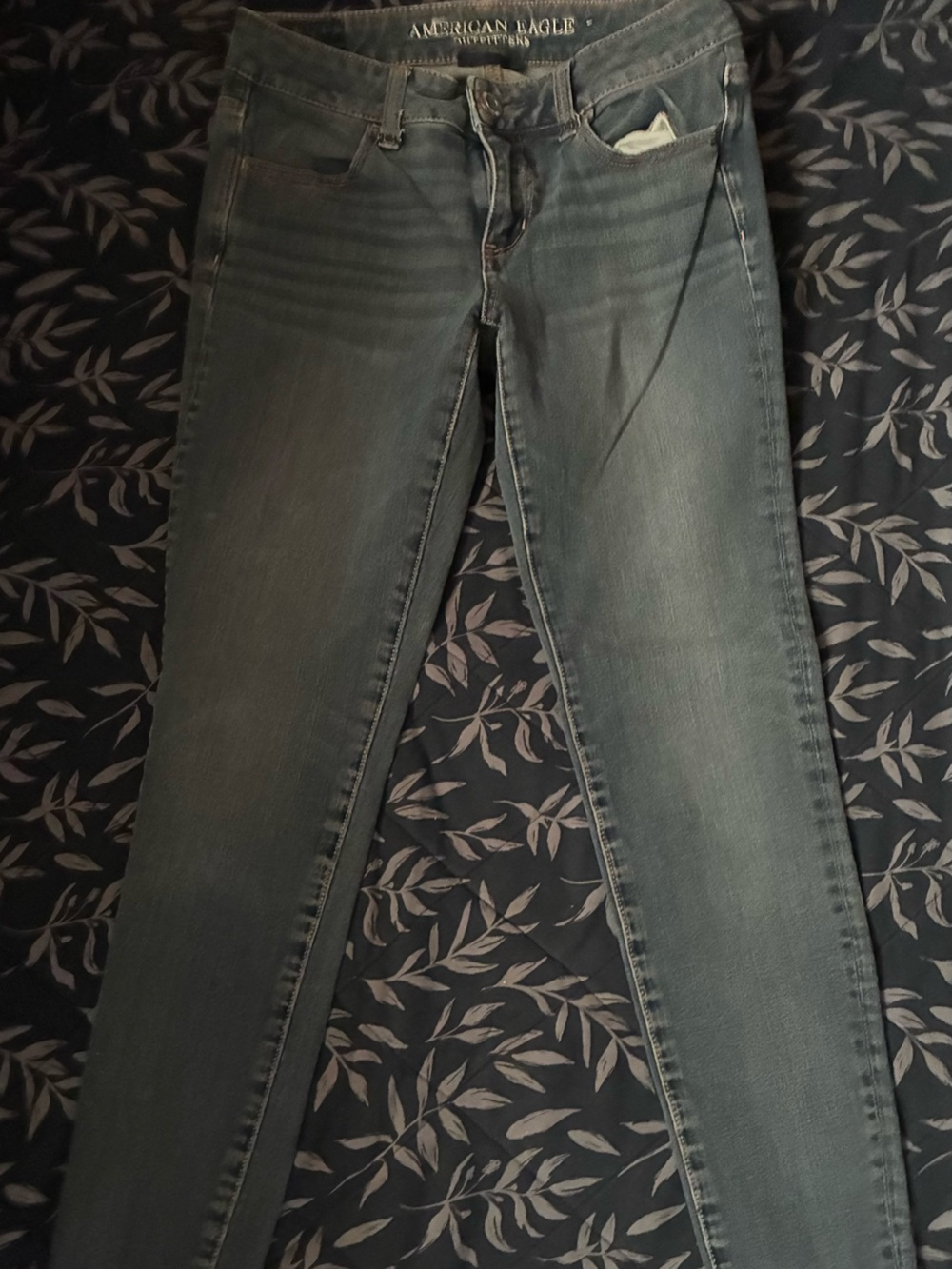 American Eagle Outfitters Women's Skinny Jeans in Faded Blue-Grey